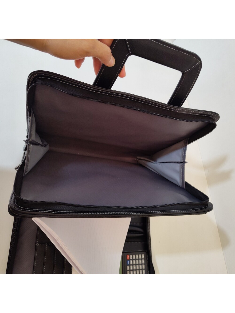 Samsonite Black Leather 3-Ring Portfolio With Strap Model# 961465 - Picture 5 of 12